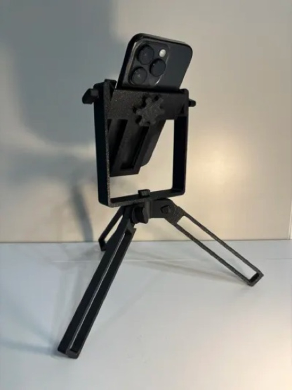Adjustable Black Phone Tripod Stand - Picture 5 of 6